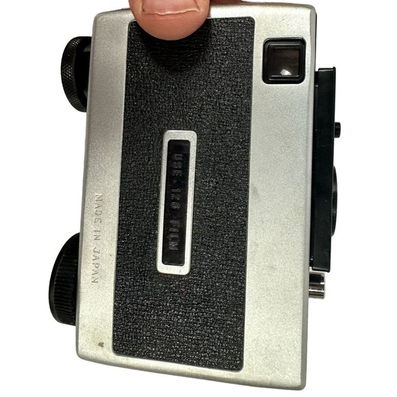 Vintage Sears 126 Film Camera Easy Load Auto 600 Rikenon Lens 1:28 f=43mm - Picture 2 of 9